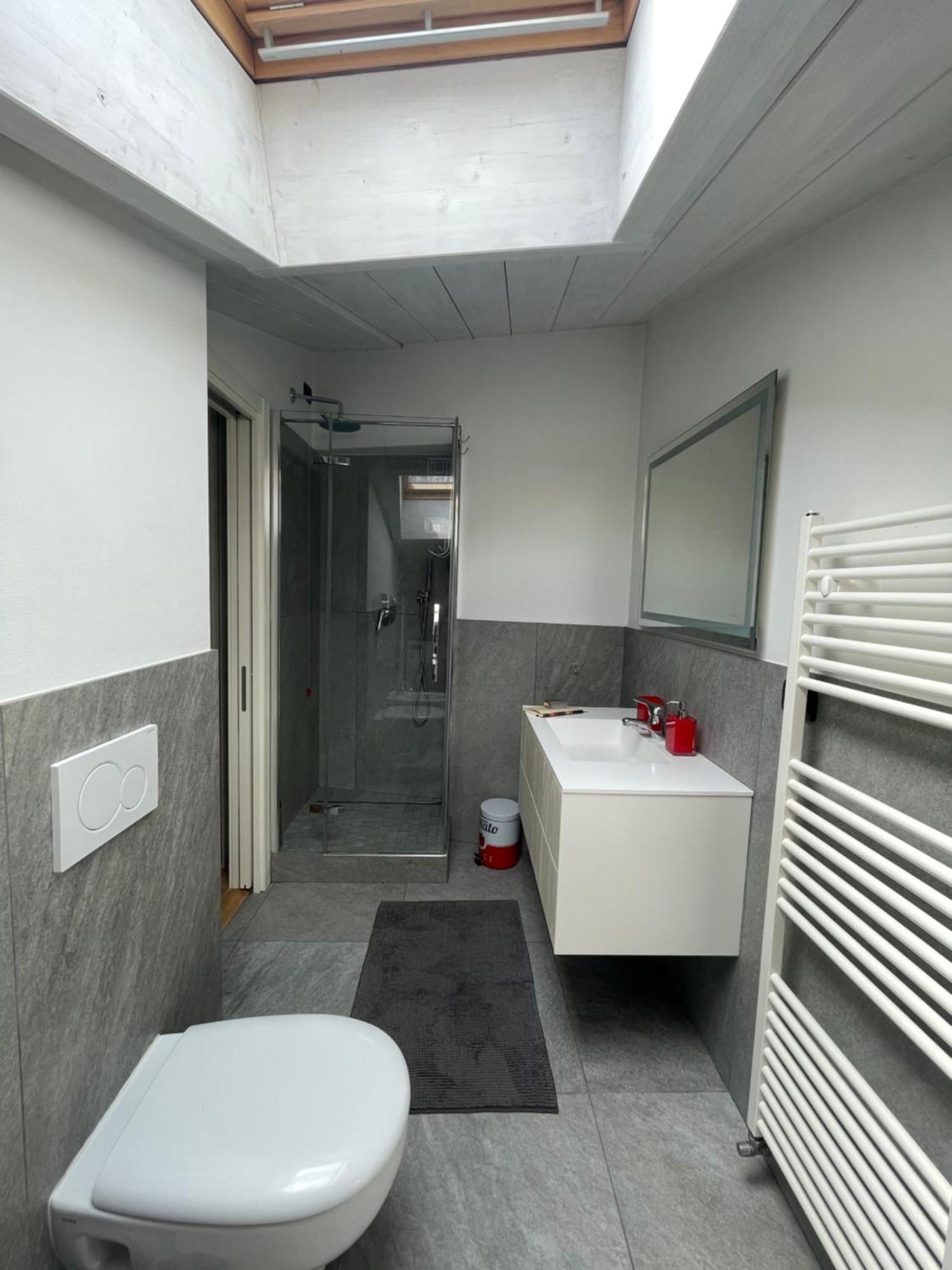 Appartamento Casa P Malgrate Esterno foto